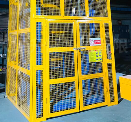 钢城货梯可以安装在室外吗