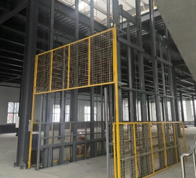 钢城请详细介绍一下货梯安装在室外的维护方法